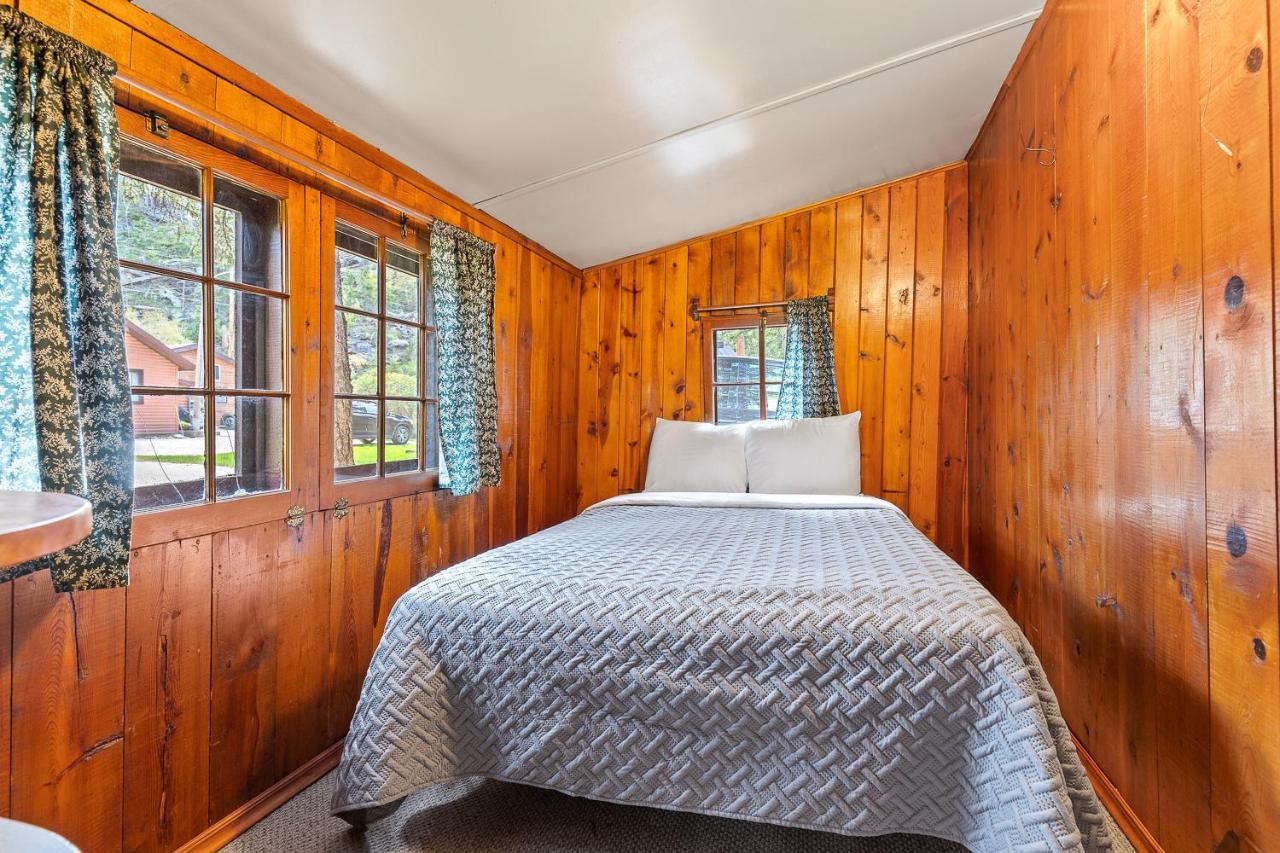 Harney Camp Cabins Hill City Ngoại thất bức ảnh