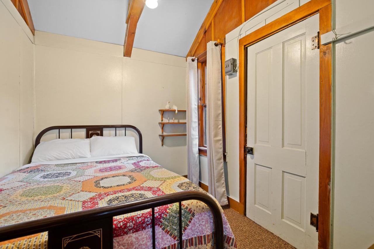 Harney Camp Cabins Hill City Ngoại thất bức ảnh