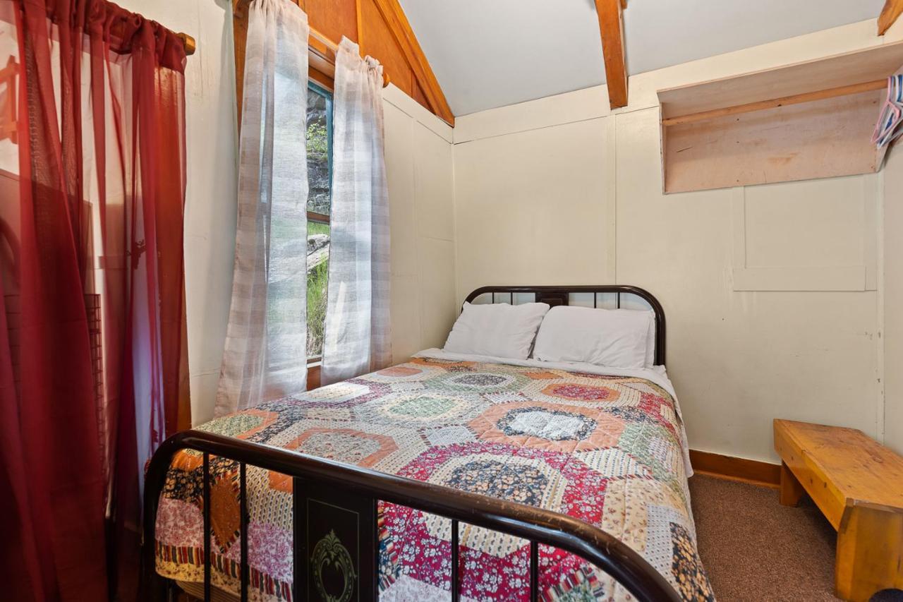 Harney Camp Cabins Hill City Ngoại thất bức ảnh